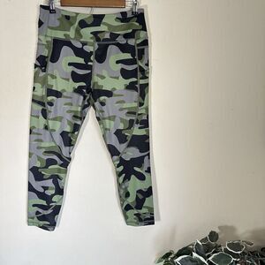 Zyia Light N Tight 7/8 Camo Leggings High Rise Pockets Size 14-16 Green